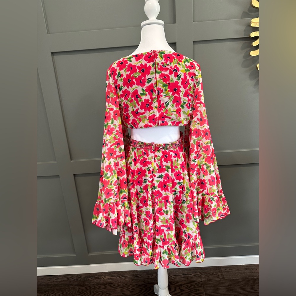 NWT Mac Duggal Floral Mini dress with cutouts v-neck 9158 size 6 - Picture 9 of 9